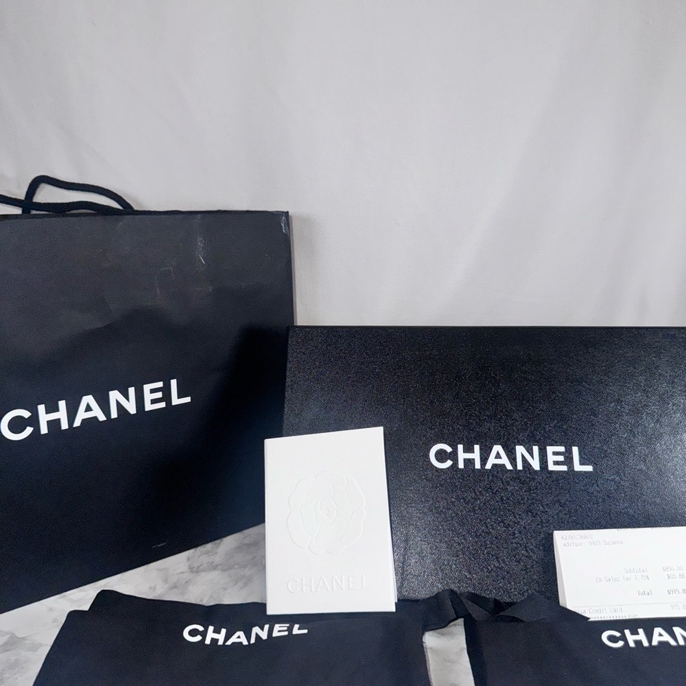 Authentic Chanel ballet flats. Original receipt, dust bags, Chanel box, and bag. - Picture 8 of 9
